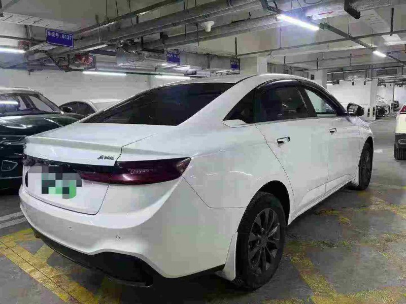 成都23年吉利几何8