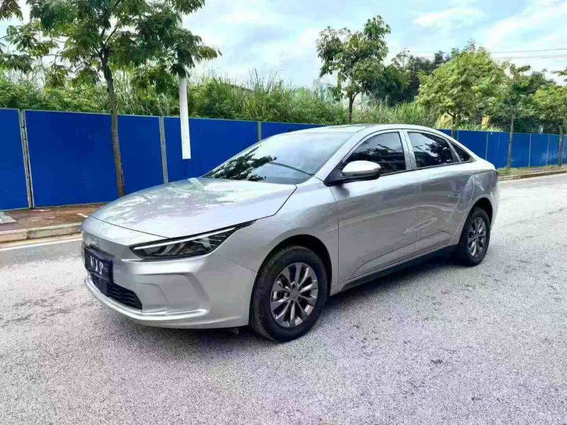 南宁24年吉利几何2