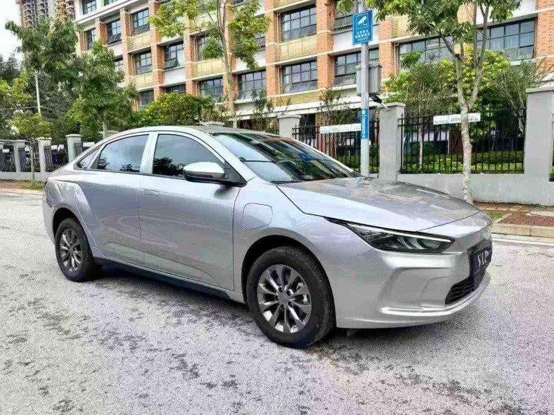 南宁24年吉利几何3