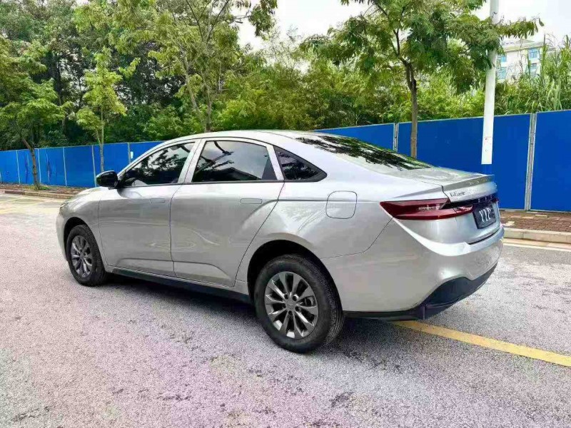 南宁24年吉利几何7