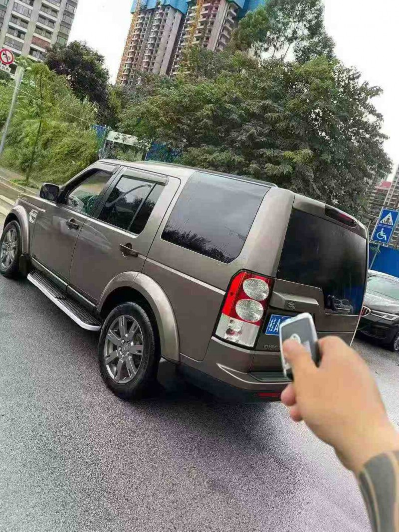 南宁11年路虎发现3