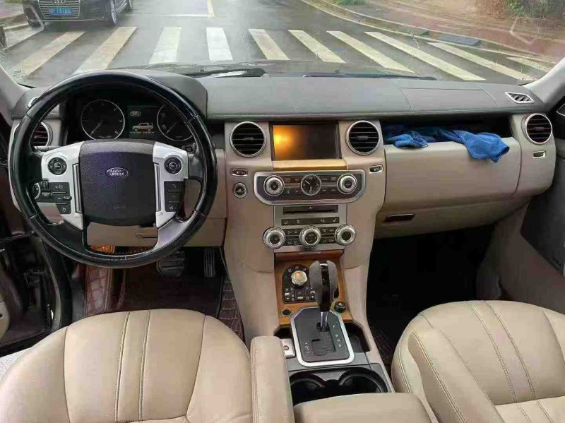 南宁11年路虎发现5