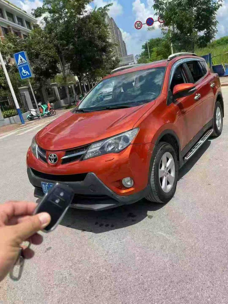 南宁14年丰田RAV4荣放2