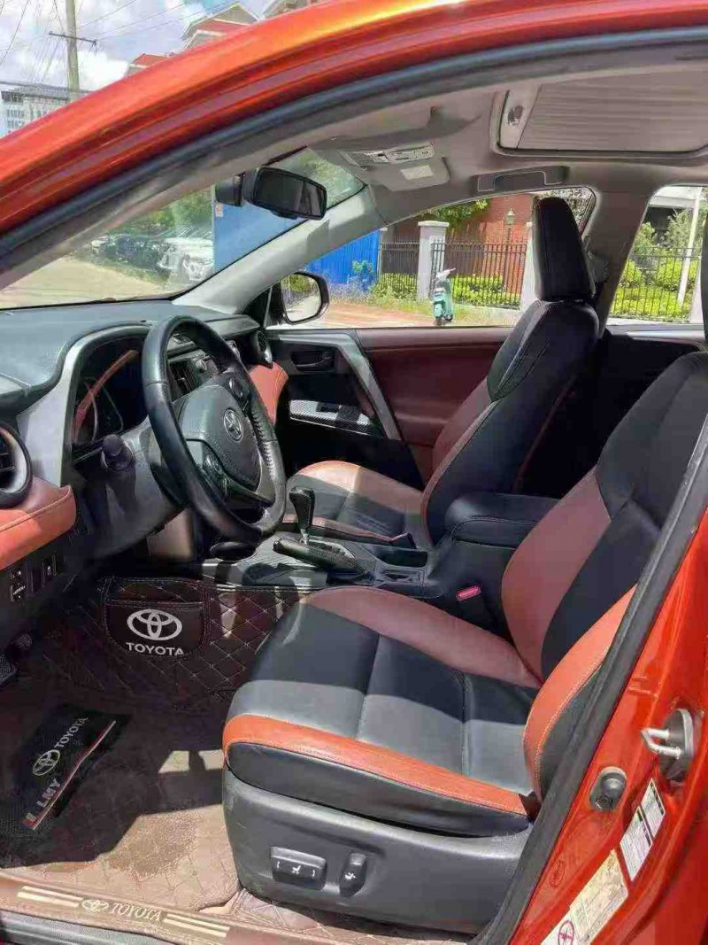 南宁14年丰田RAV4荣放3