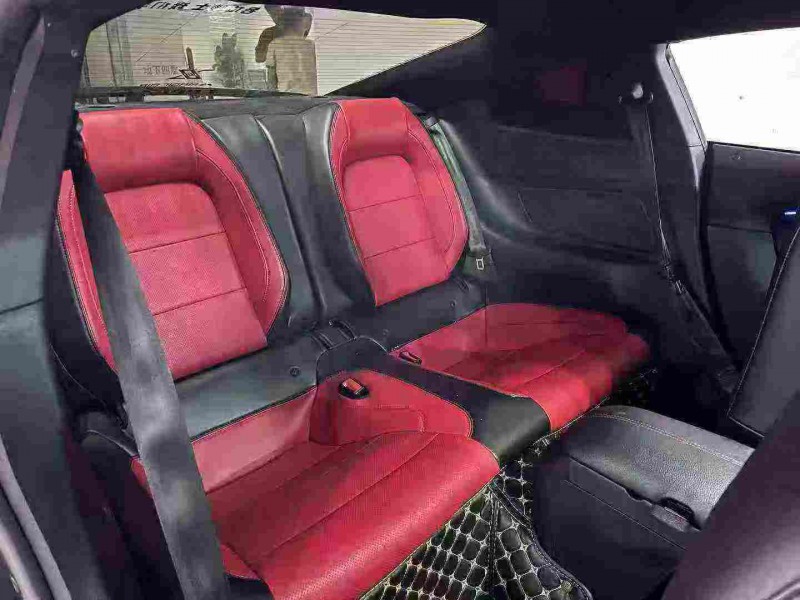 成都21年福特野马6