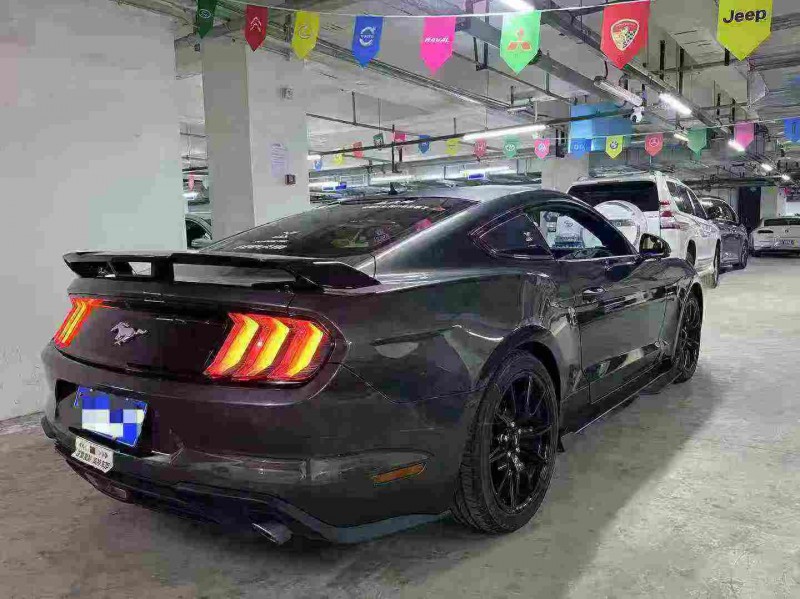 成都21年福特野马8