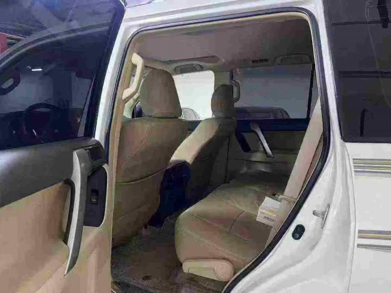 成都18年丰田普拉多5