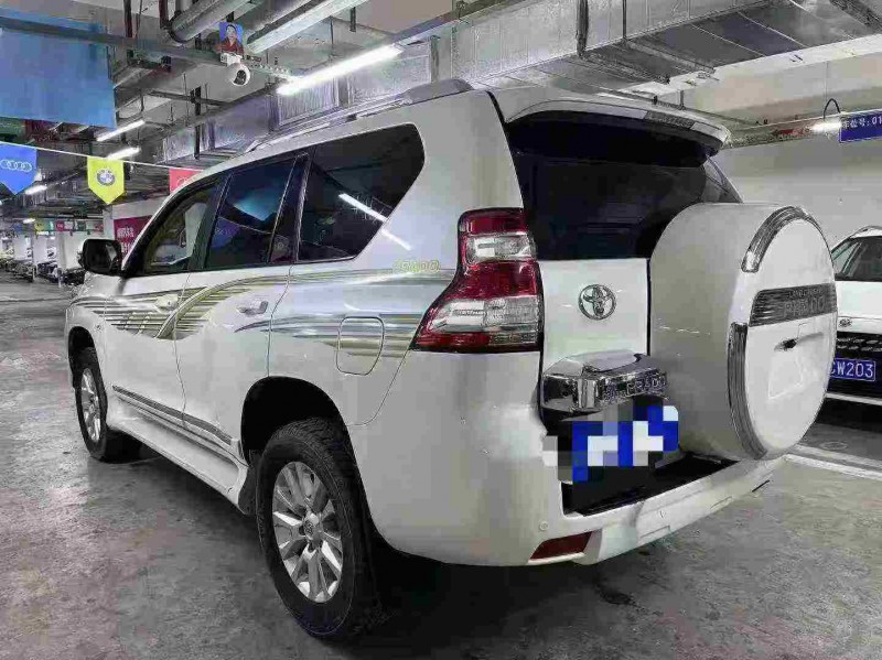 成都18年丰田普拉多7