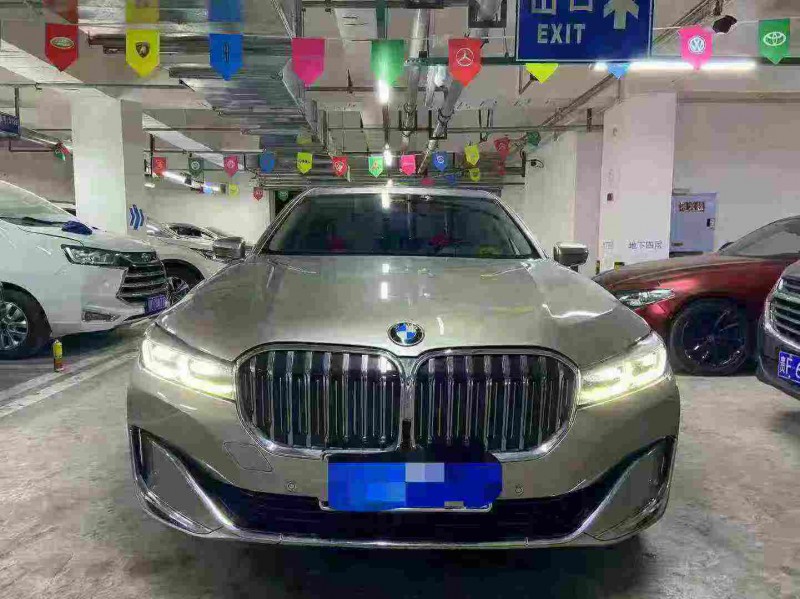 成都21年宝马7系1