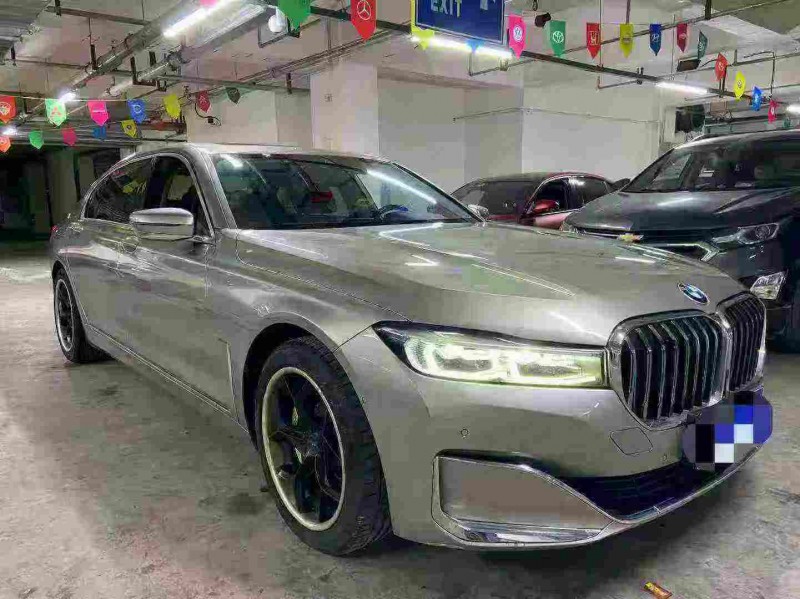 成都21年宝马7系2