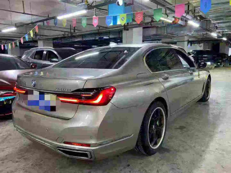 成都21年宝马7系7