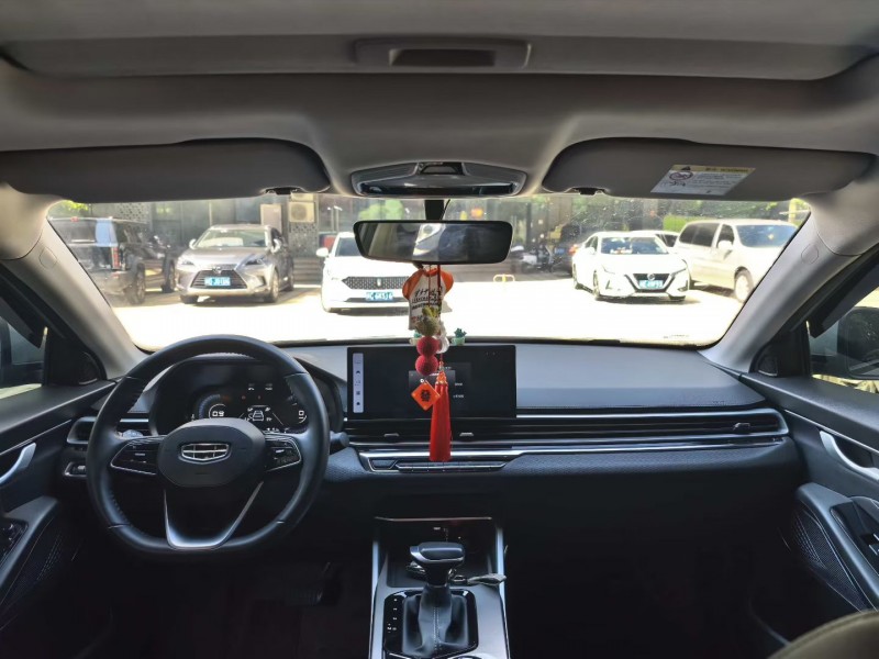 漳州23年吉利帝豪5