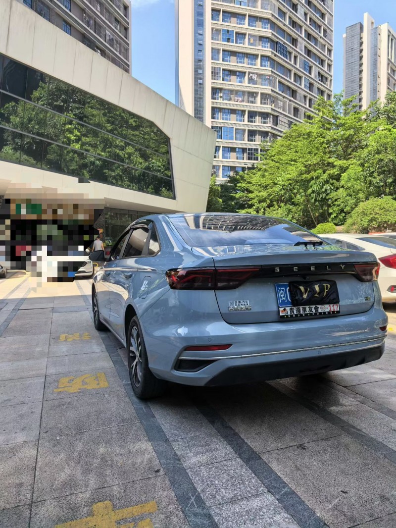 漳州23年吉利帝豪8