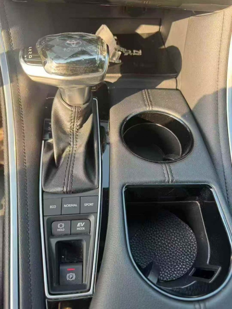 烟台22年丰田亚洲龙4