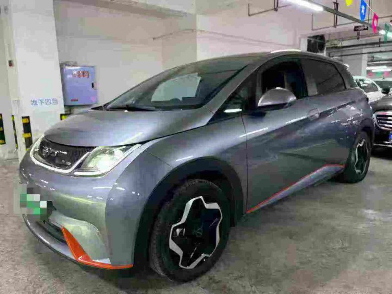 成都24年比亚迪海豚3