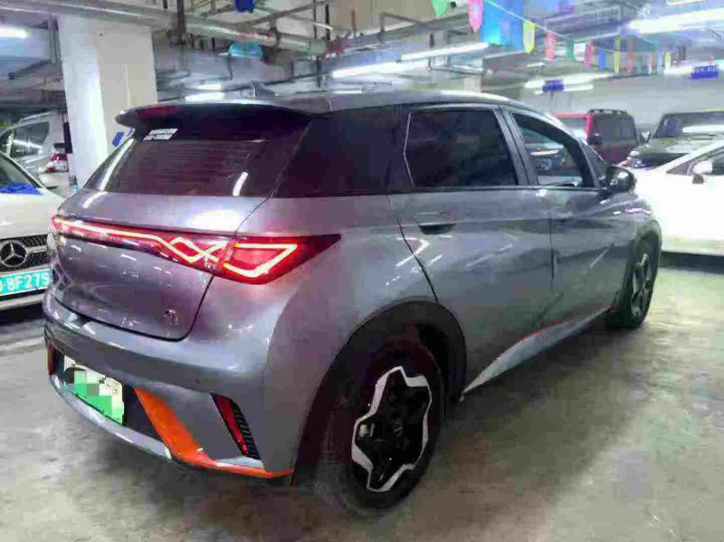 成都24年比亚迪海豚8