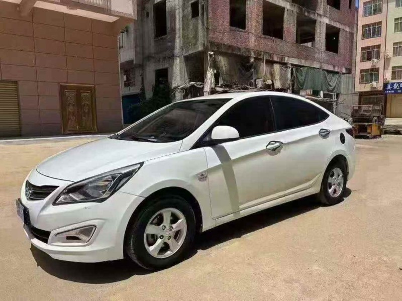 梧州18年现代瑞纳3