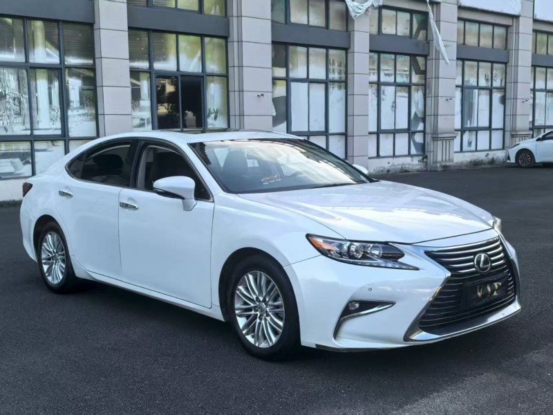 漳州18年雷克萨斯ES2