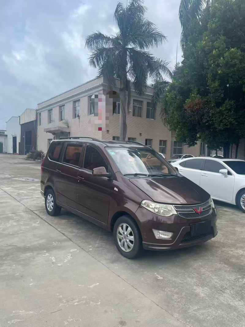 漳州17年五菱汽车宏光2