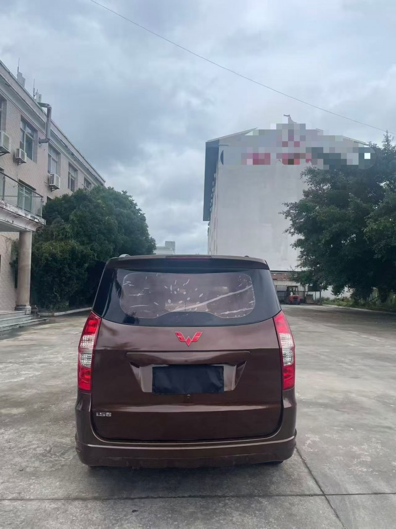 漳州17年五菱汽车宏光9