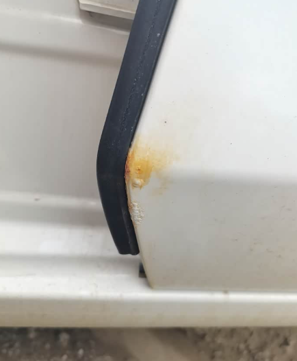 抵押车门边有锈迹要怎么清理