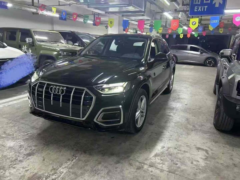 成都22年奥迪Q53