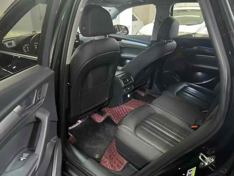 成都22年奥迪Q56