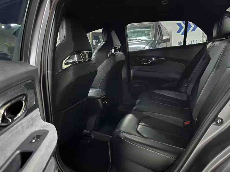 成都23年传祺影豹5