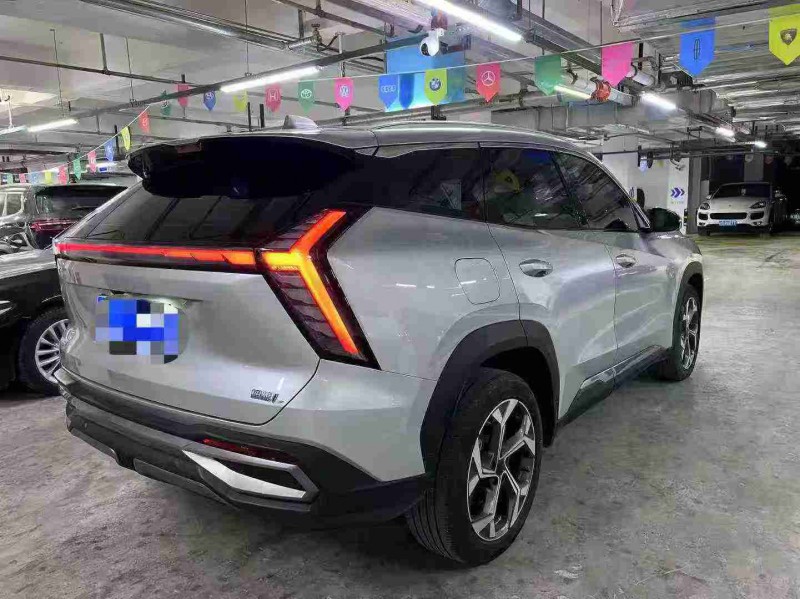 成都23年吉利博越8