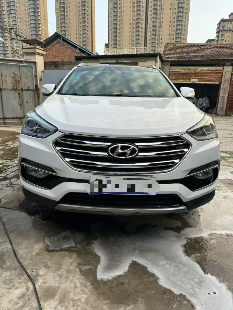 菏泽19年现代全新胜达1