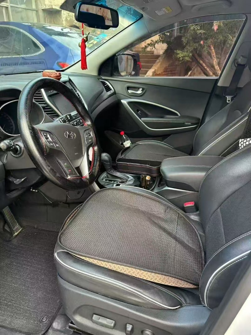 菏泽19年现代全新胜达4