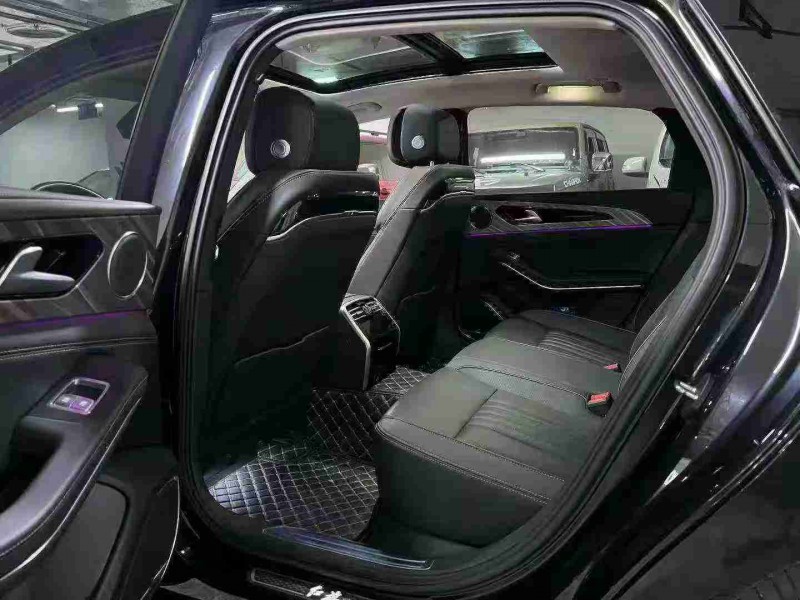 成都22年红旗H95