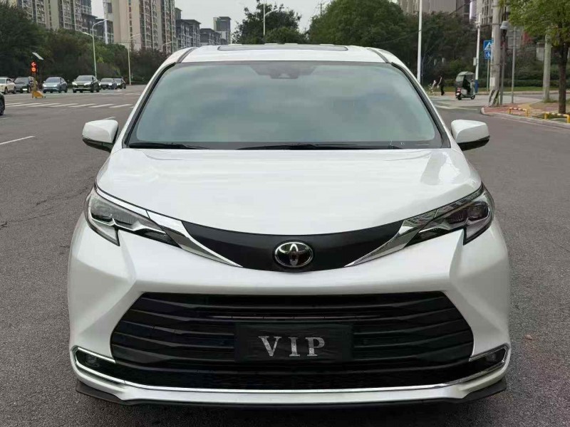 淮南24年丰田塞纳1