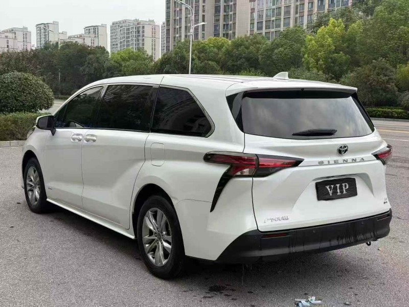 淮南24年丰田塞纳4