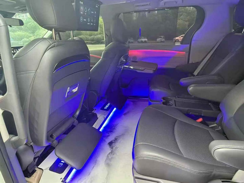 淮南24年丰田塞纳5