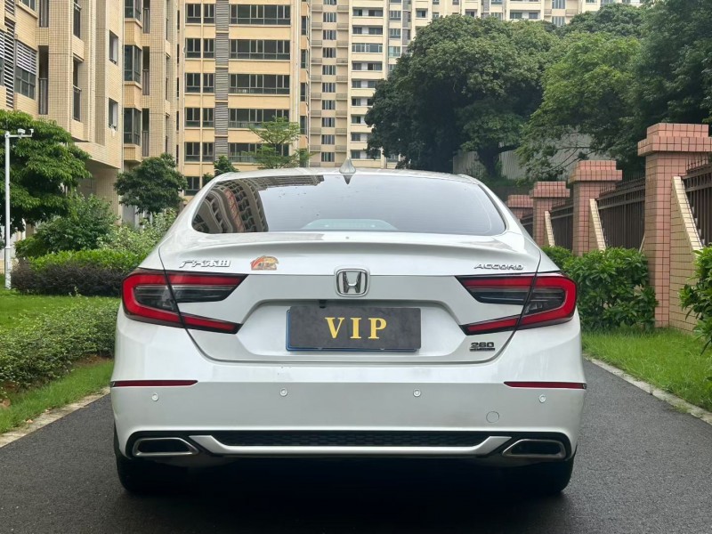 东莞23年本田雅阁8