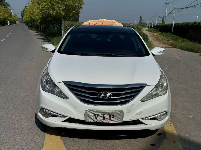 新乡14年现代索纳塔1