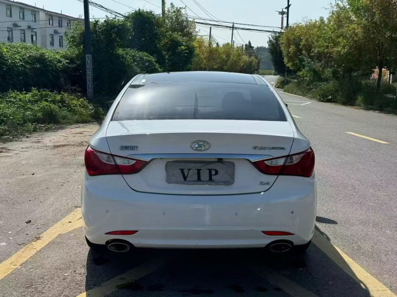 新乡14年现代索纳塔9