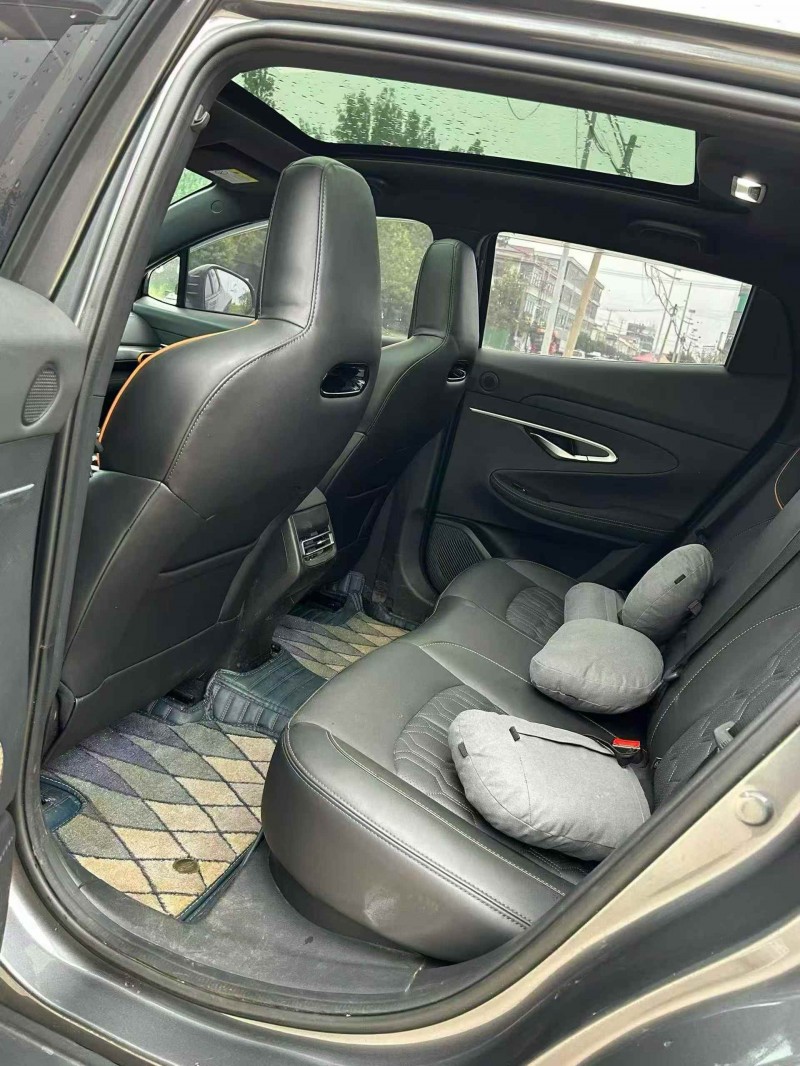 苏州21年长安汽车UNI6