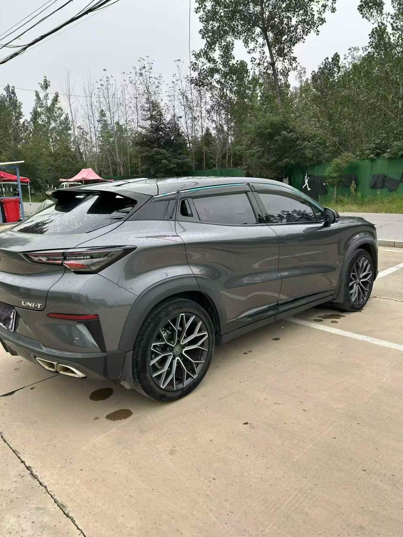 苏州21年长安汽车UNI8