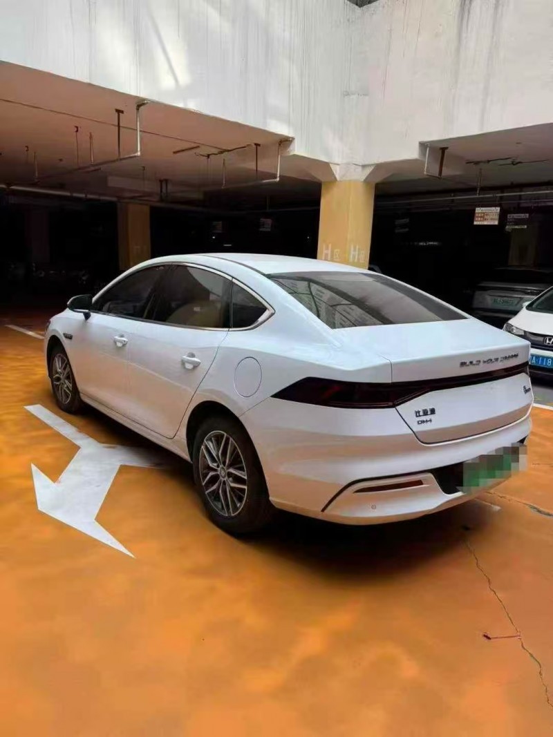 赤峰25年比亚迪秦5