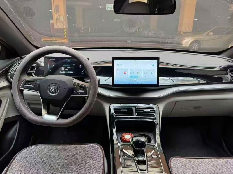 赤峰25年比亚迪秦6