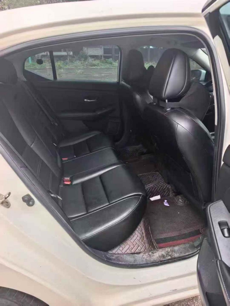 新余20年日产轩逸6