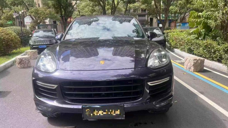 绍兴17年保时捷卡宴1