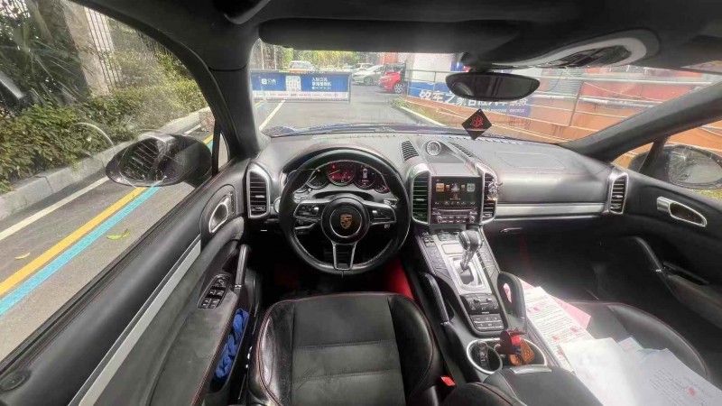 绍兴17年保时捷卡宴5