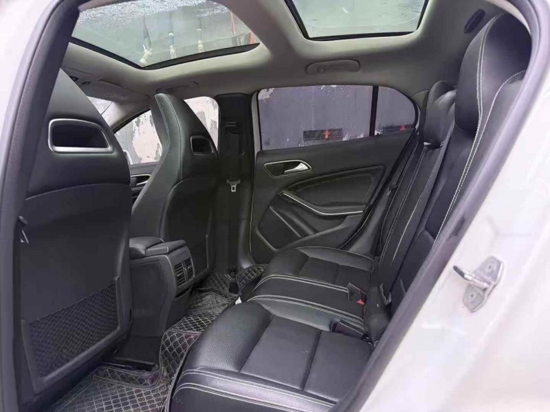 淄博19年奔驰GLA8