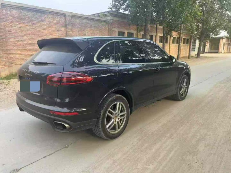 保定18年保时捷卡宴4