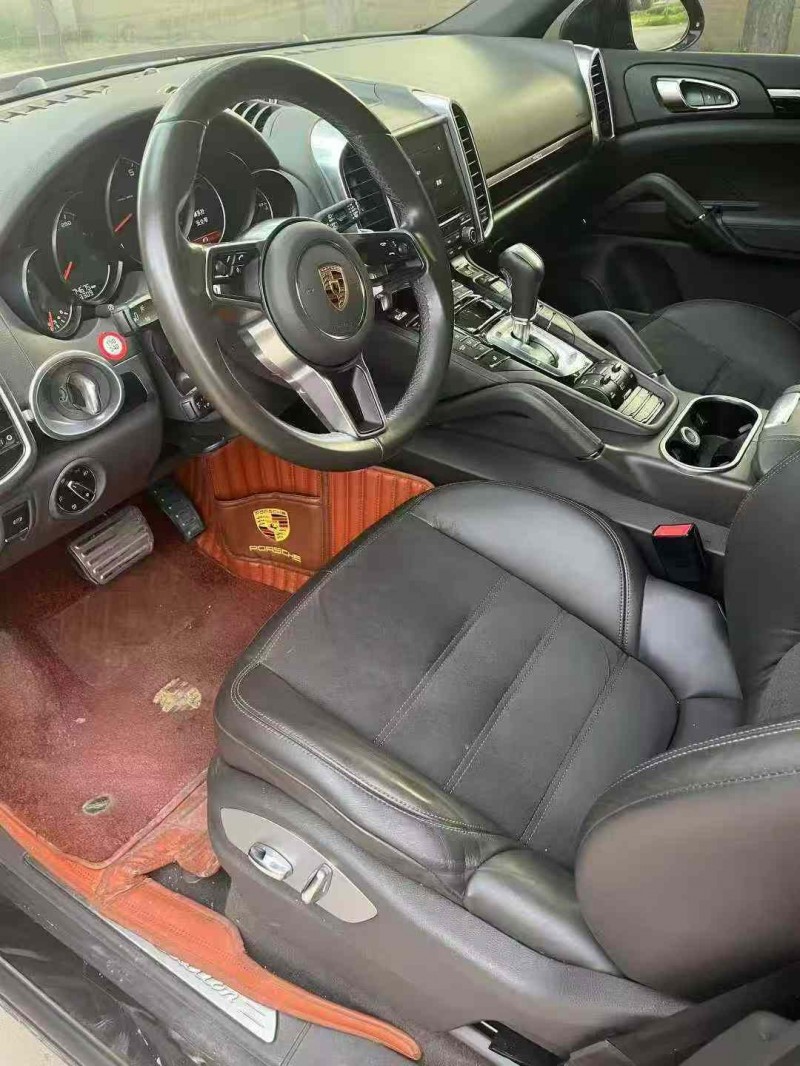 保定18年保时捷卡宴6