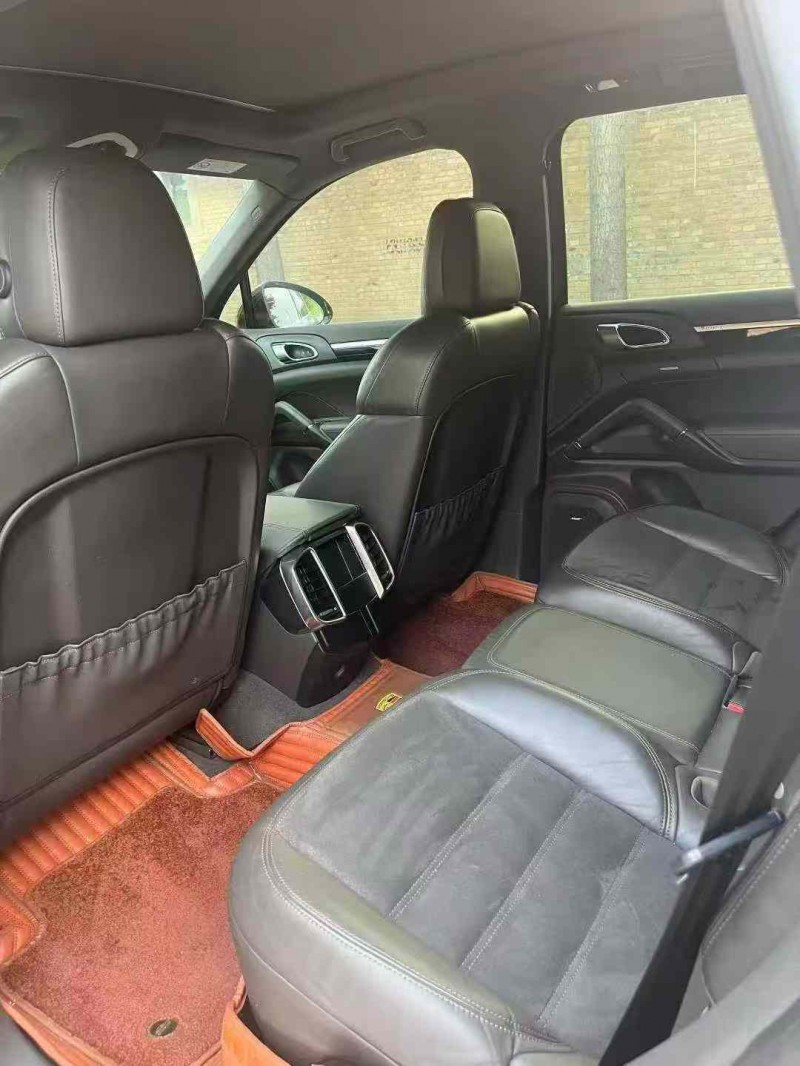 保定18年保时捷卡宴8