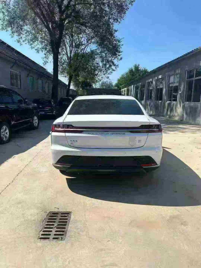 青岛23年比亚迪汉7